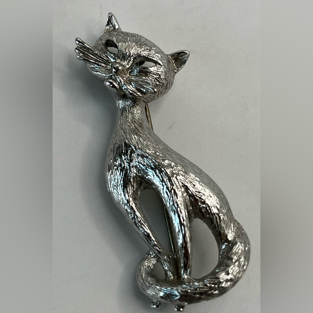 Vintage Monet Cat Figural Brooch Pin Textured Silver Tone Signed 2”